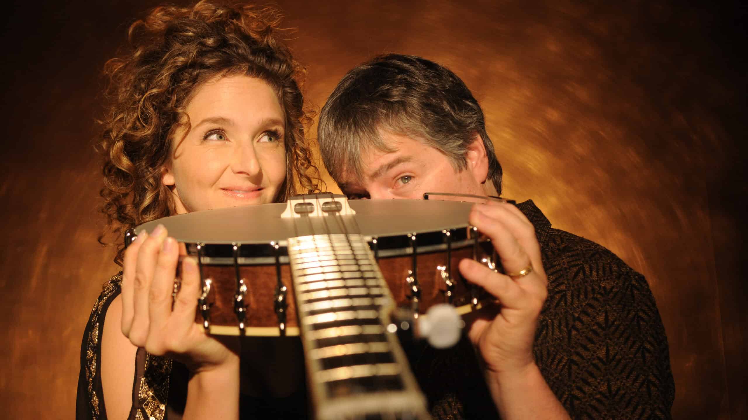 Bela Fleck and Abigail Washburn with banjo